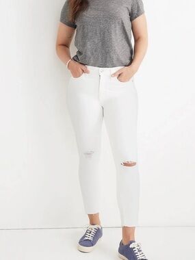 Madewell 9” High Rise Skinny Crop Distressed Jeans - Size 28